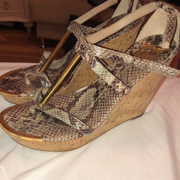 Snakeskin print wedges - Picture 3 of 3